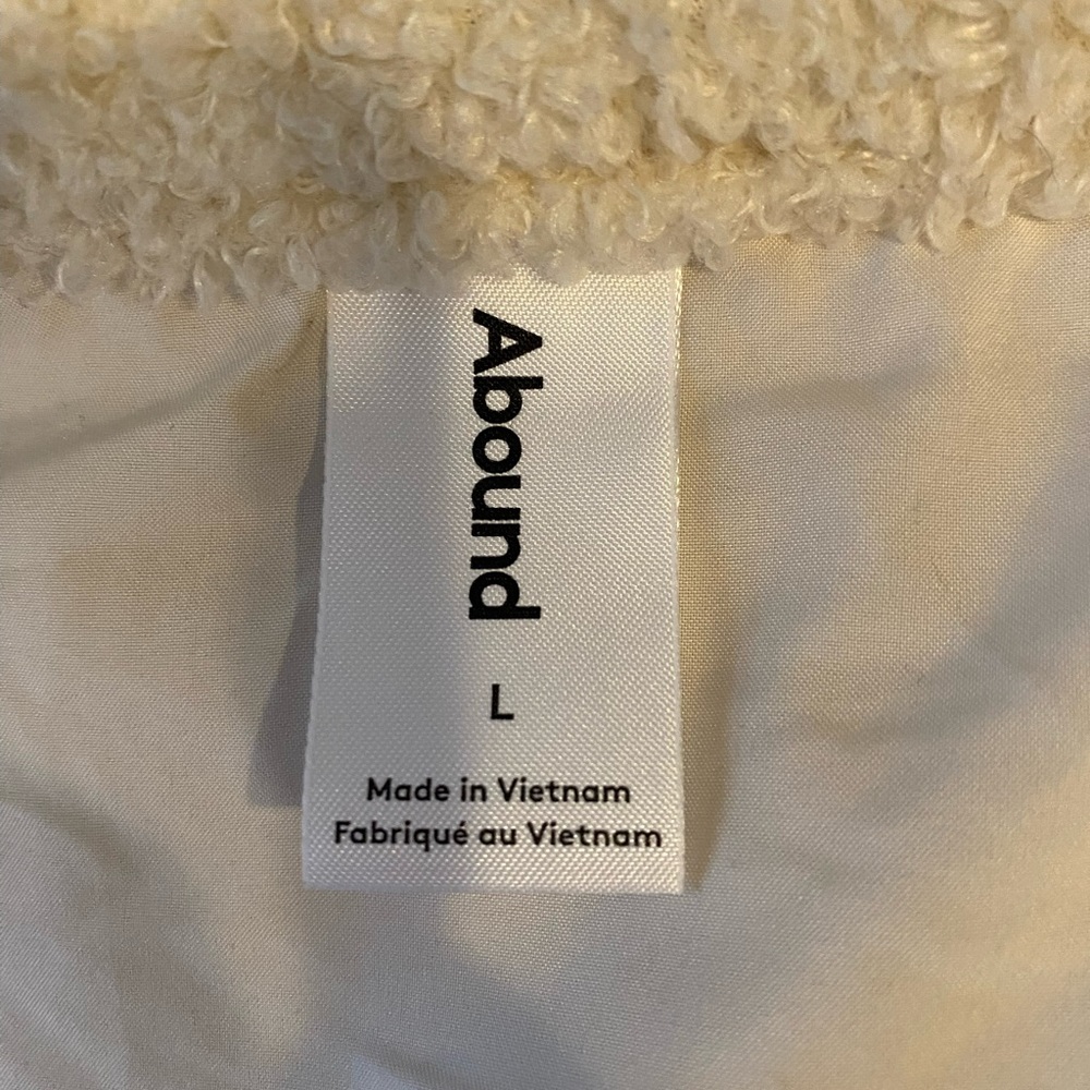Cropped teddy shacket size Large - Picture 3 of 4